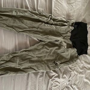 Maternity cargo pants very comfortable